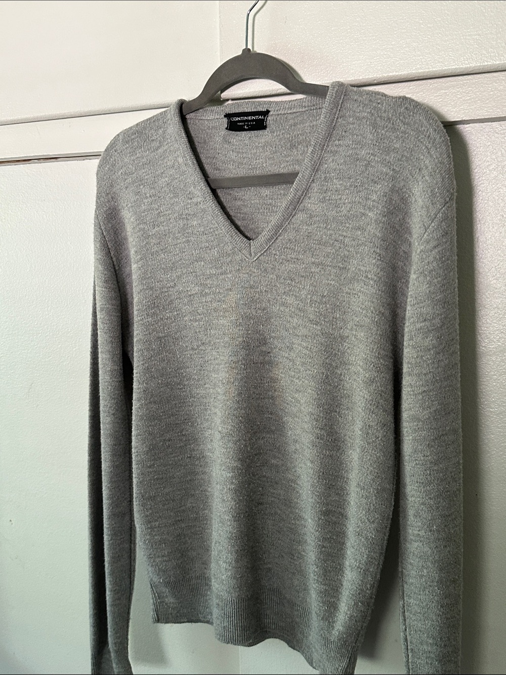 Vintage Continental Made in USA Gray V-Neck Sweater Mens Large